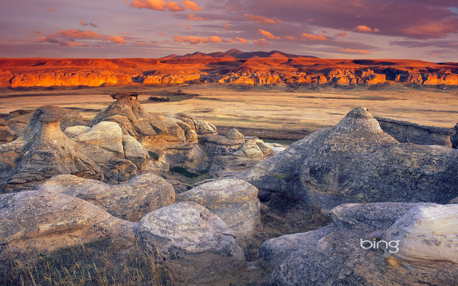 Writing on Stone Provincial Park, Milk River Valley ...